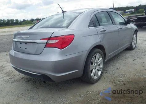 2013 Chrysler 200 Lx z USA, uszkodzony, nr VIN 1C3CCBAB6DN640744